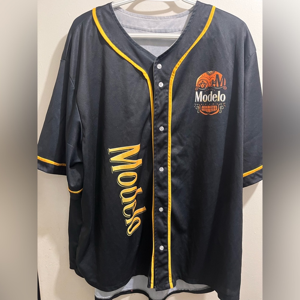 Modelo Black and Yellow Baseball Jersey